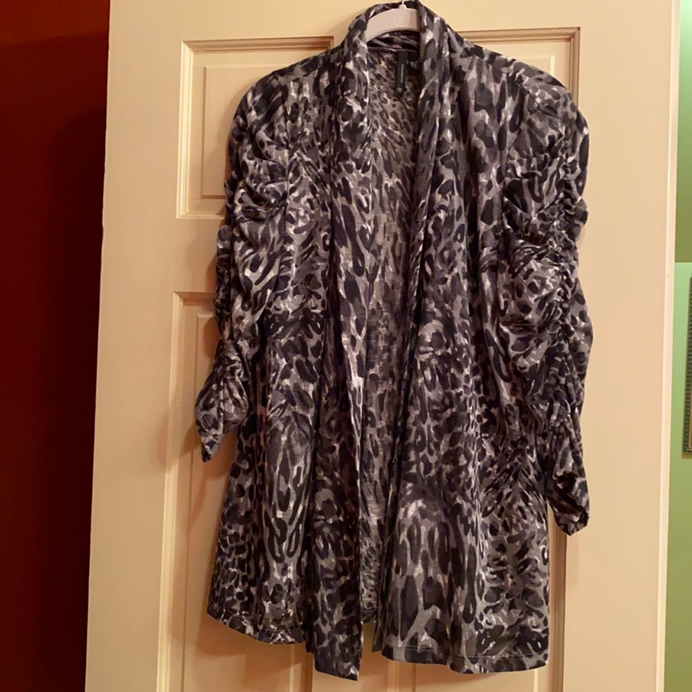 Light weight 100% polyester New Directions jacket with 3/4 ruched sleeves